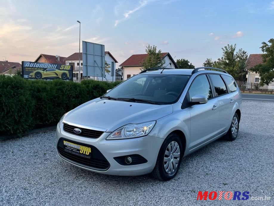 2010' Ford Focus Karavan photo #1