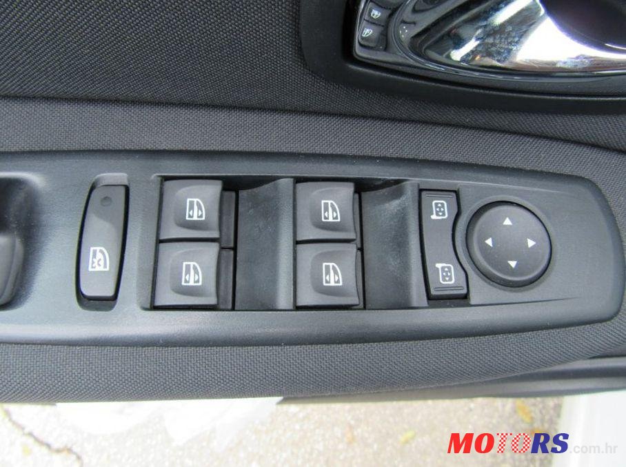 2012' Renault Scenic 1,5 dCi Expression photo #1