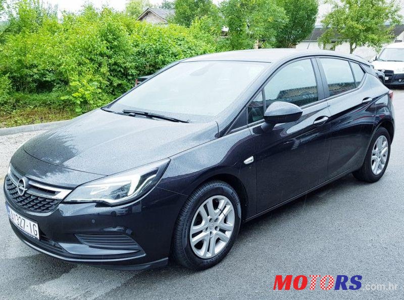 2015' Opel Astra 1,6 Cdti photo #1