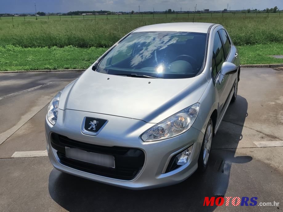 2011' Peugeot 308 1,4 16V Vti photo #3