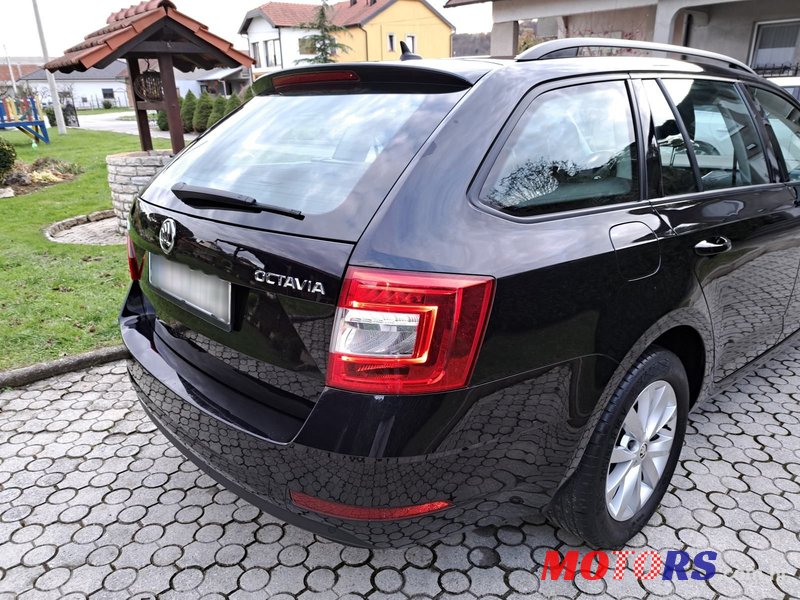 2020' Skoda Octavia Combi photo #5