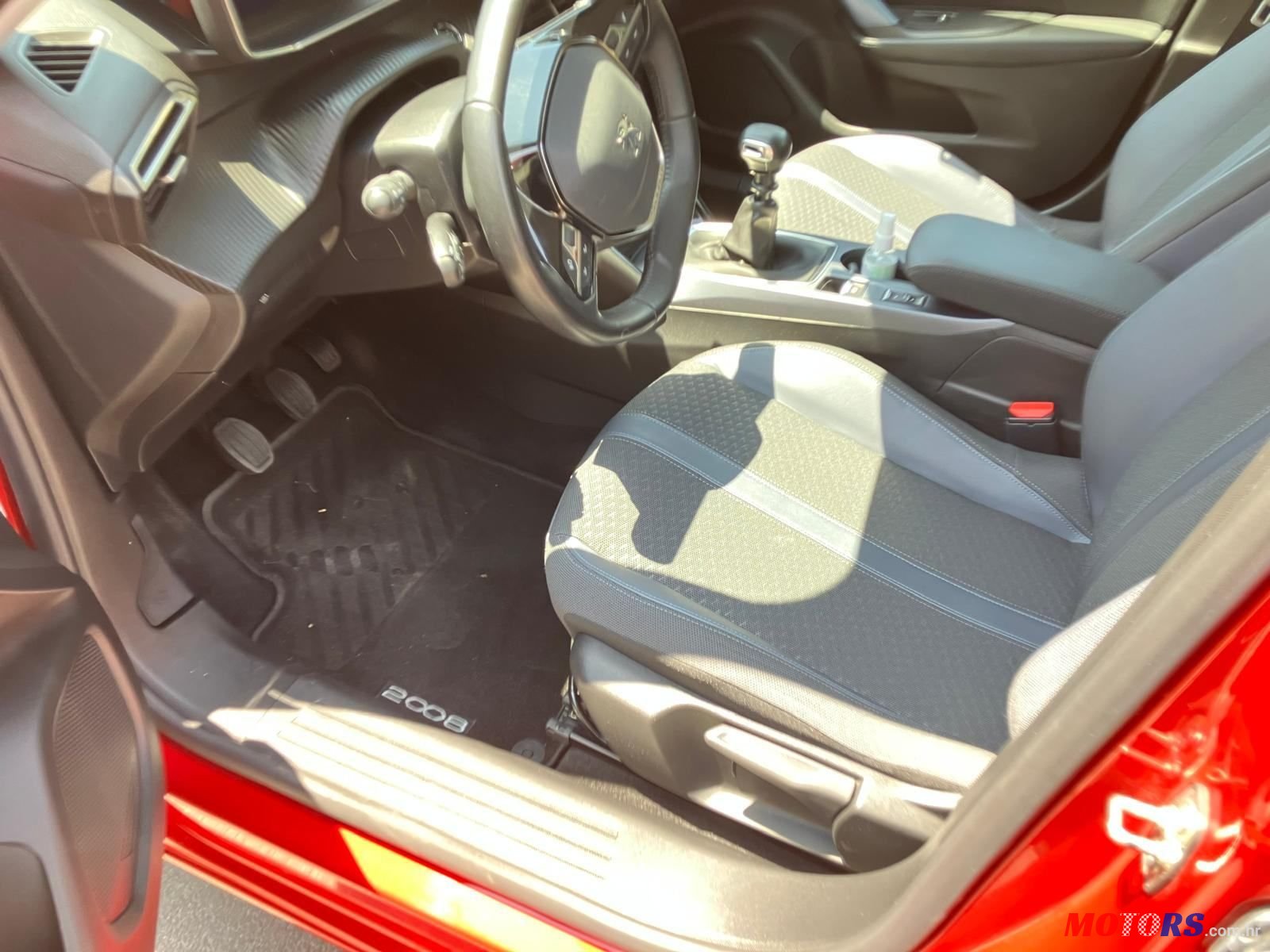 2020' Peugeot 2008 1,2 Puretech photo #5