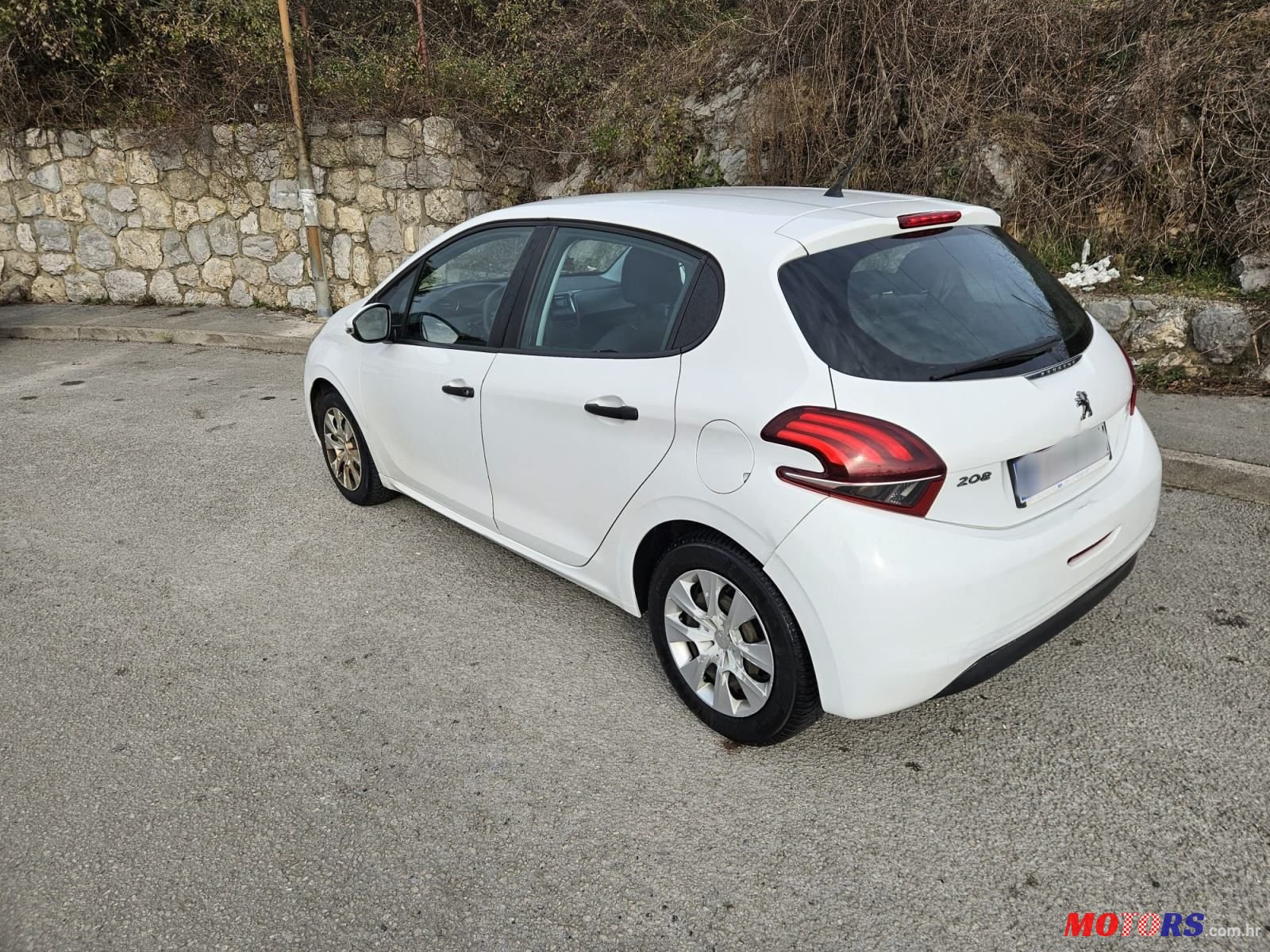 2018' Peugeot 208 1,6 Bluehdi photo #1