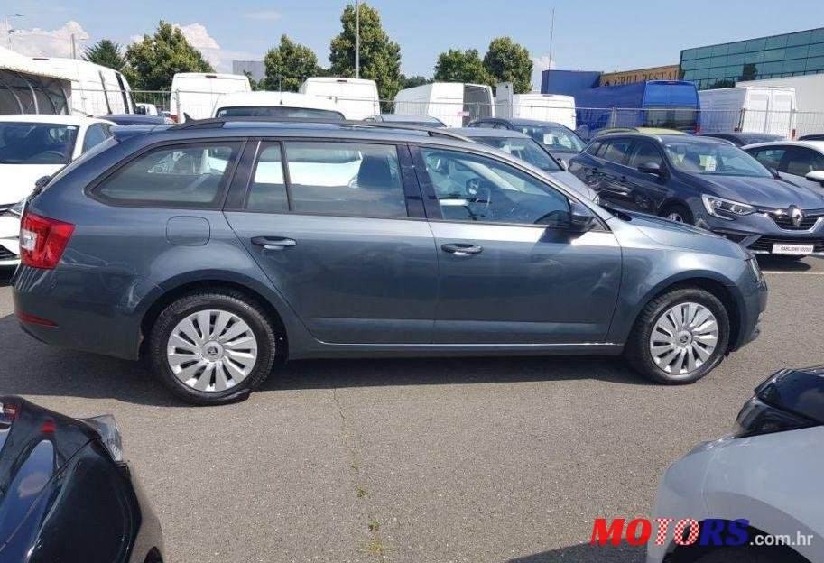 2018' Skoda Octavia Combi 1,6 Tdi photo #1