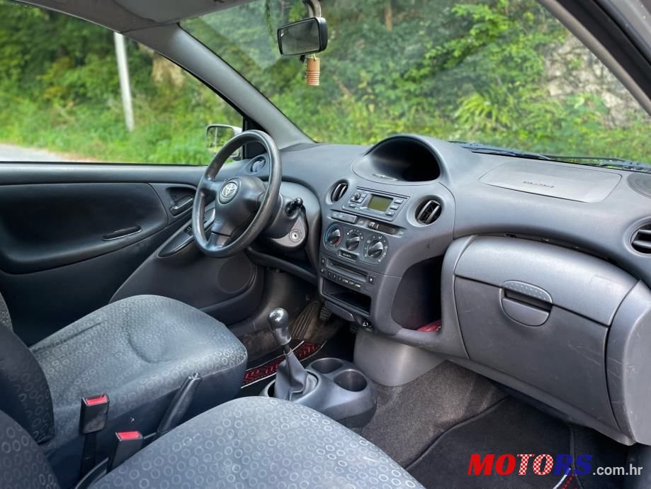 2003' Toyota Yaris 1,3 Vvt-I photo #5
