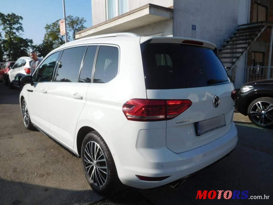 2016' Volkswagen Touran 2,0 Tdi Bmt photo #5