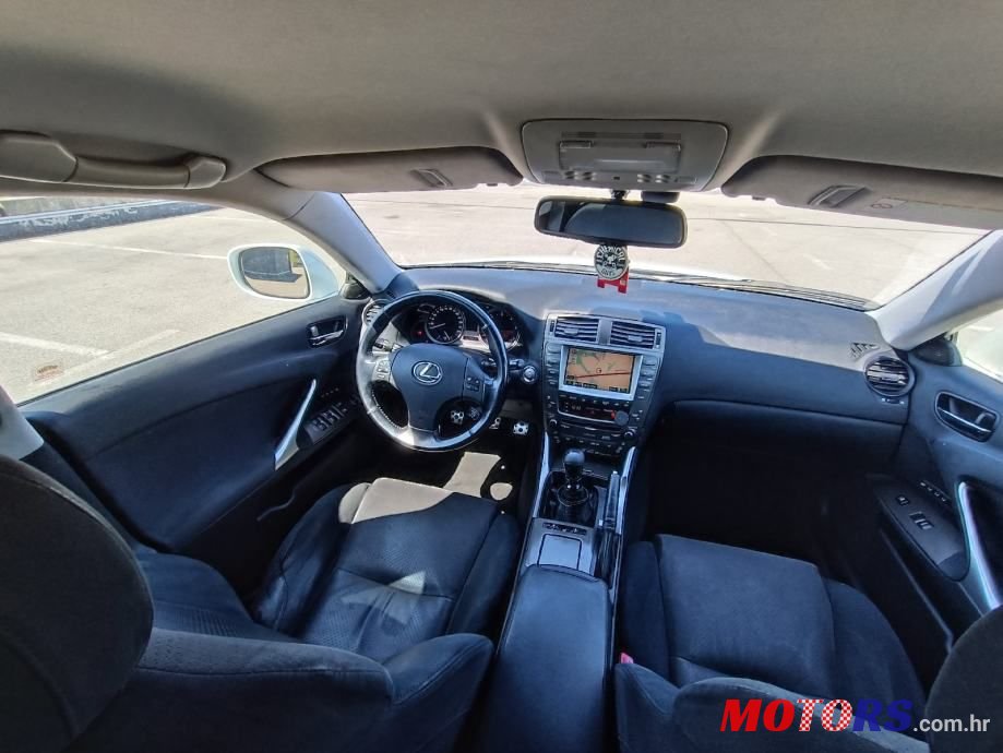 2008' Lexus IS 220D photo #5