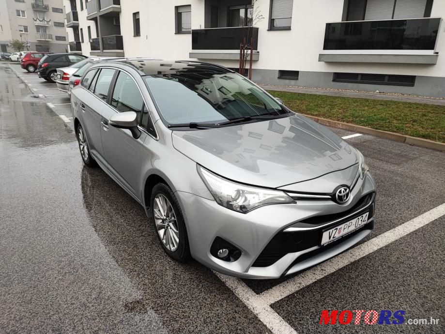 2016' Toyota Avensis Wagon photo #1