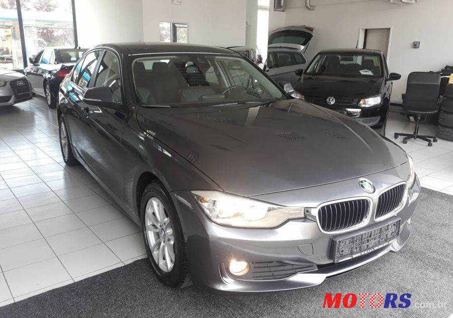 2014' BMW Serija 3 318D photo #1