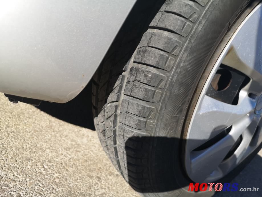 2011' Citroen C1 1,0 photo #6