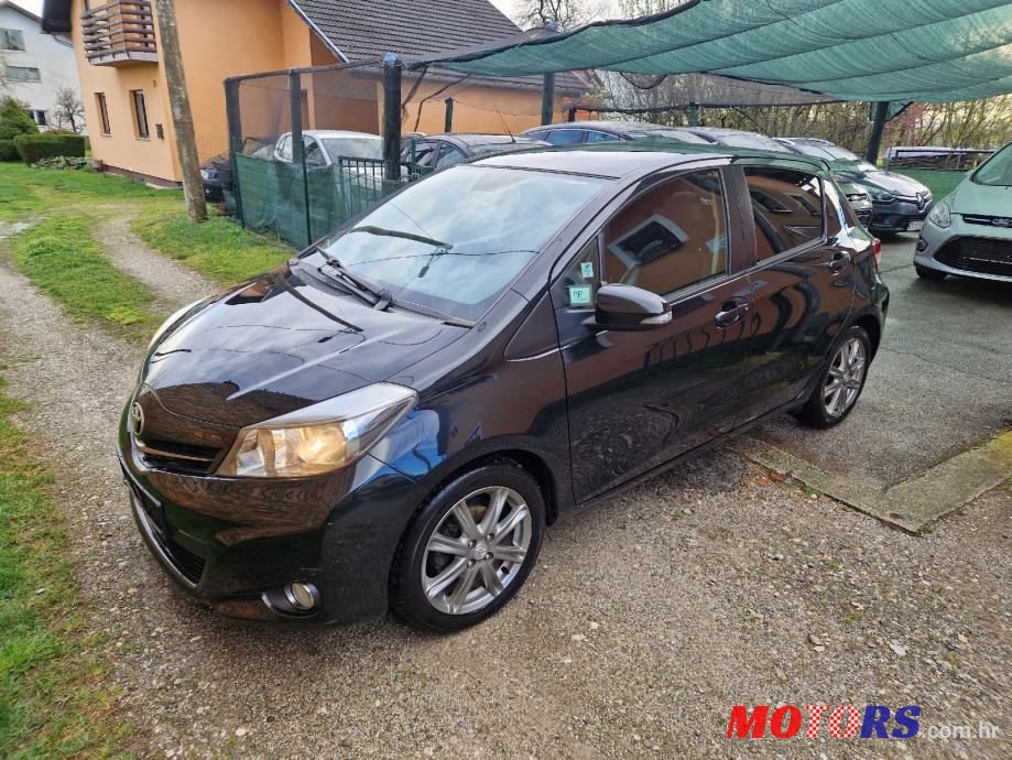 2014' Toyota Yaris photo #1