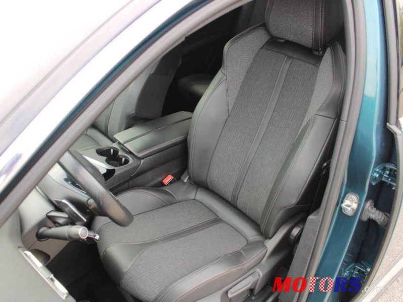 2020' Peugeot 5008 1,2 photo #5