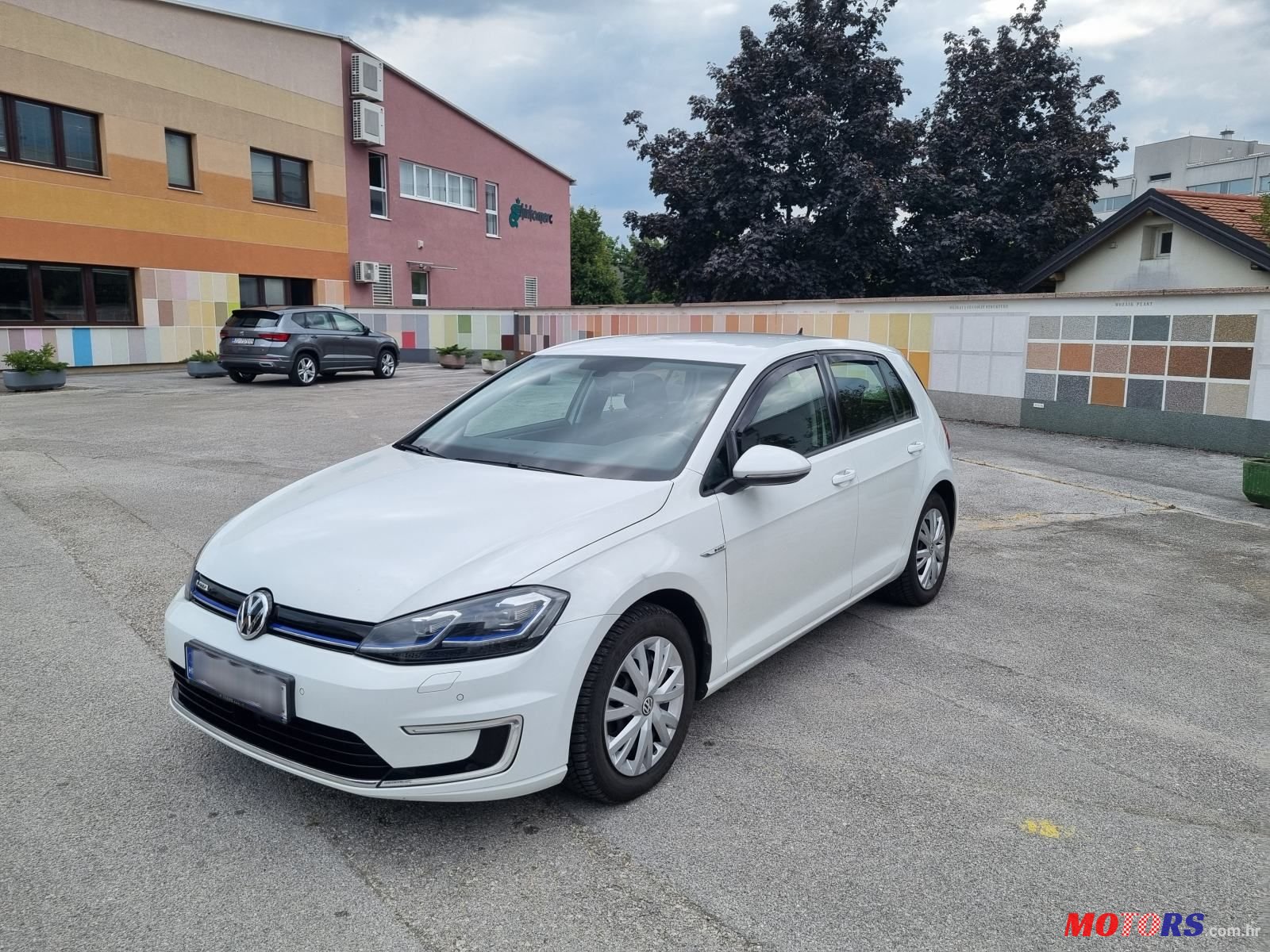 2018' Volkswagen Golf VI E-Golf photo #1