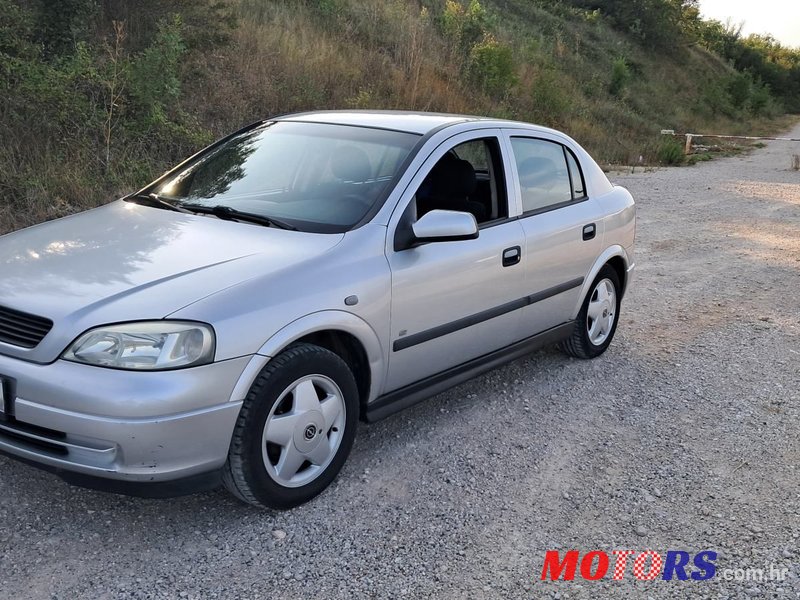 2007' Opel Astra Classic photo #1