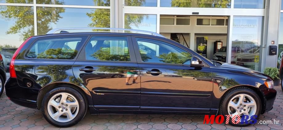 2011' Volvo V50 D2 photo #1