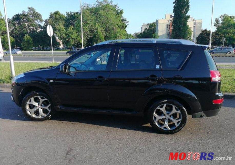 2009' Citroen C-Crosser 2.4I photo #1