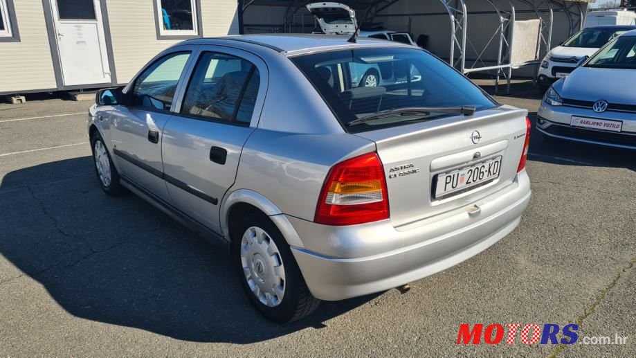 2006' Opel Astra photo #5