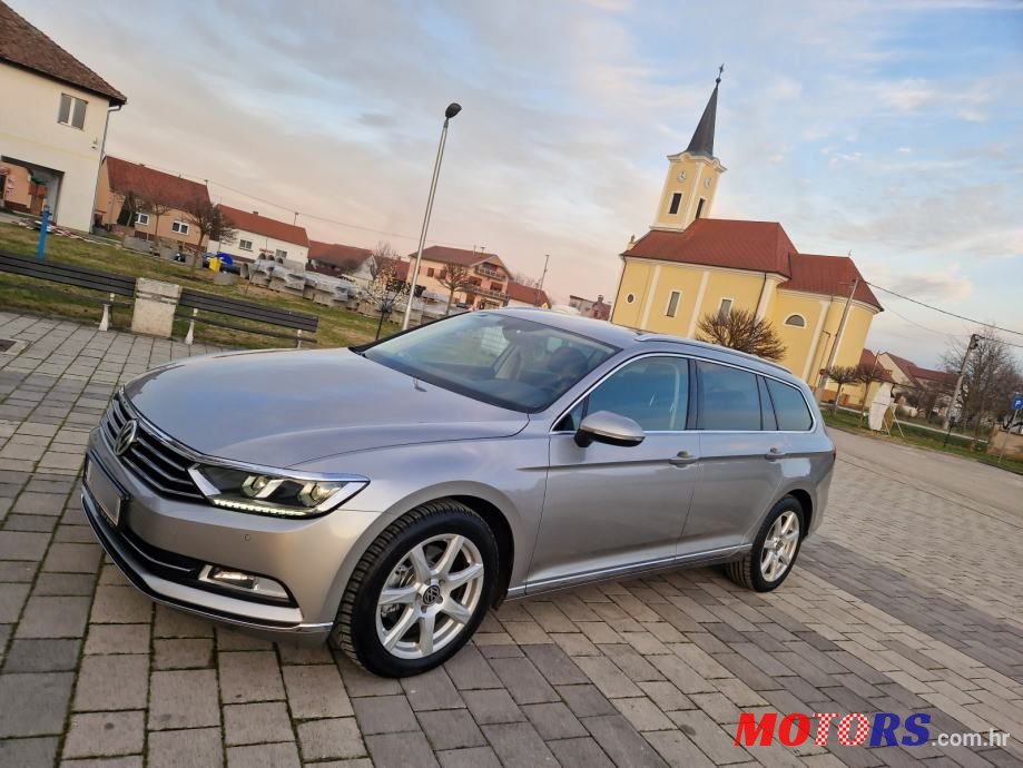 2017' Volkswagen Passat Variant photo #3