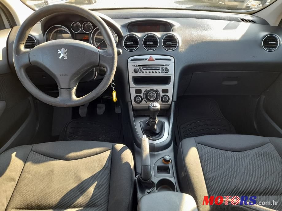 2008' Peugeot 308 photo #5
