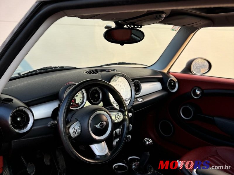 2007' MINI Cooper Cooper D photo #3