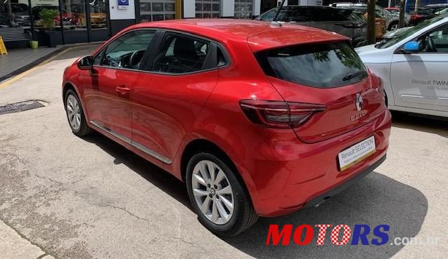 2020' Renault Clio photo #2