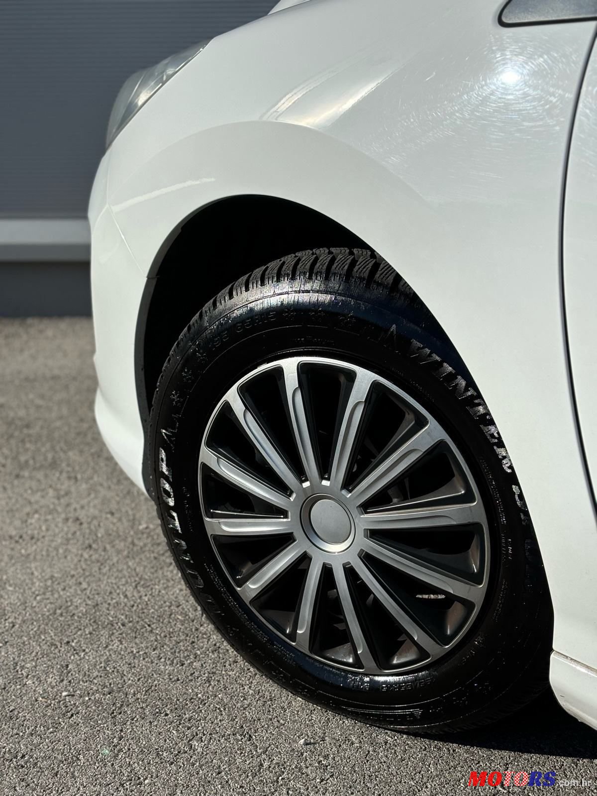 2013' Peugeot 308 Sw photo #4