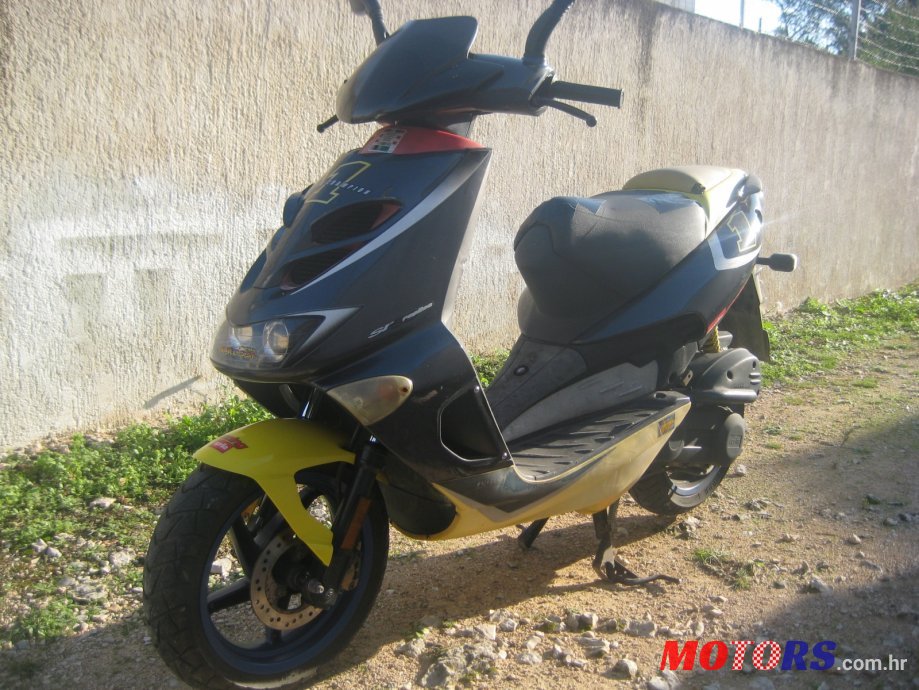 2001' Aprilia photo #1