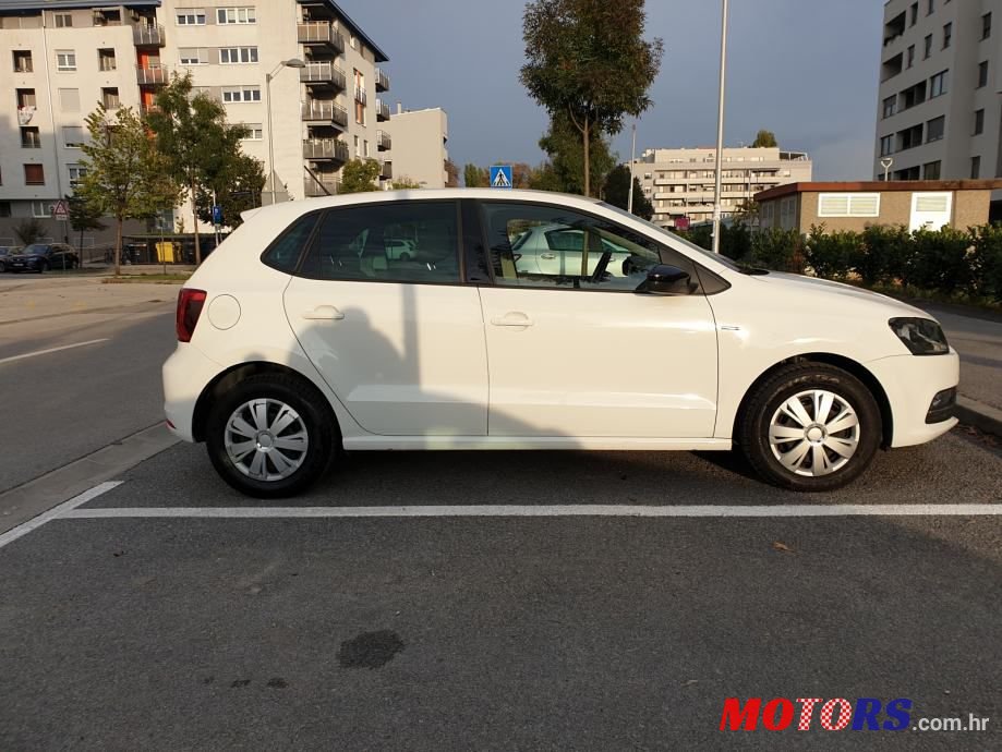 2014' Volkswagen Polo photo #1