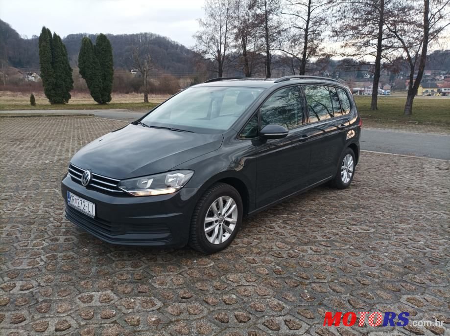 2016' Volkswagen Touran 2,0 Tdi Bmt photo #1