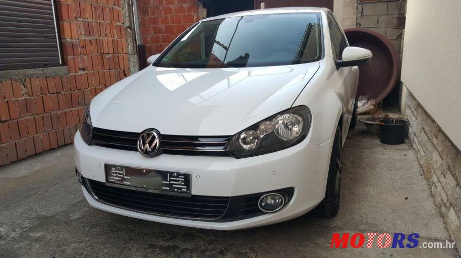2010' Volkswagen Golf VI 1,6 Tdi photo #3