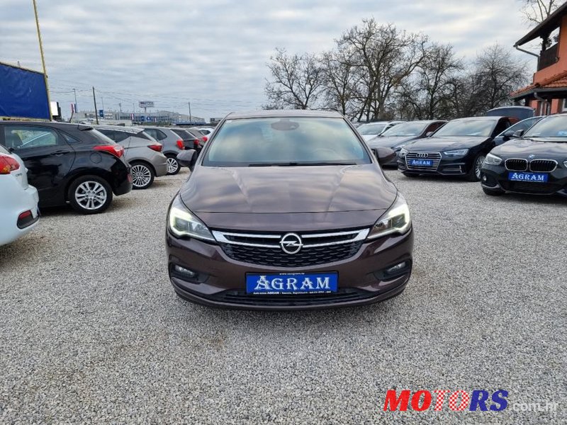 2017' Opel Astra photo #6