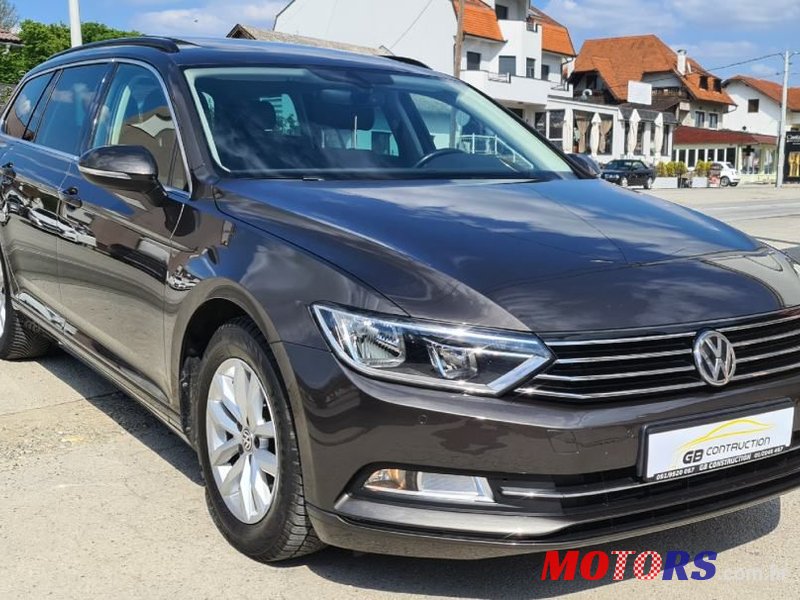 2018' Volkswagen Passat Variant photo #2