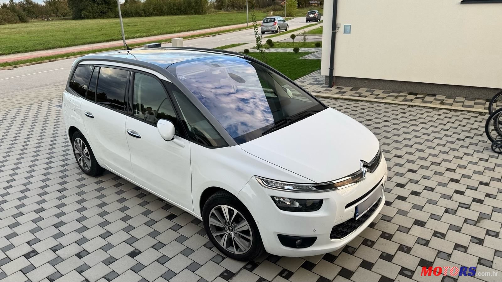 2014' Citroen C4 Grand Picasso 1.6 Hdi photo #1