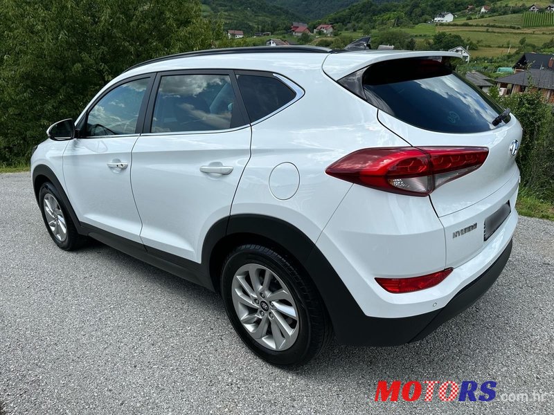 2015' Hyundai Tucson 1.7 Crdi photo #4