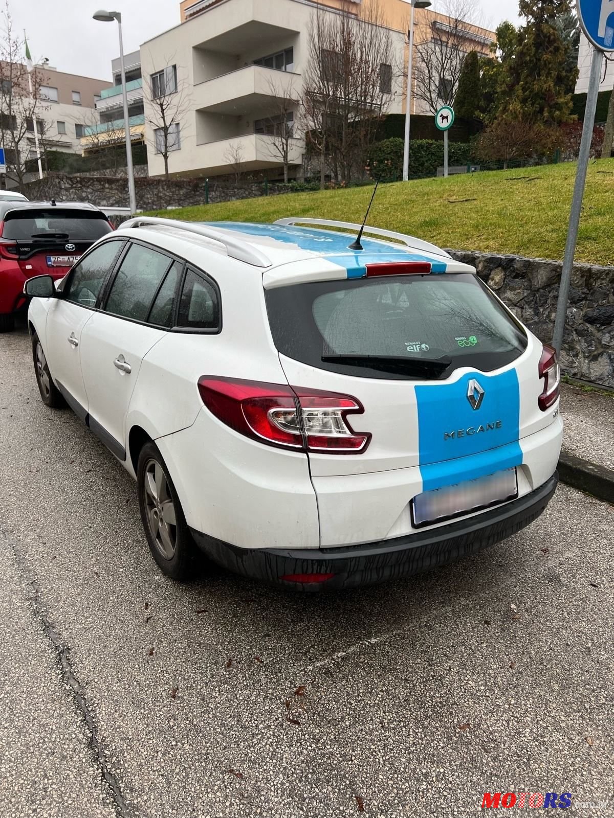 2011' Renault Megane Grandtour photo #4