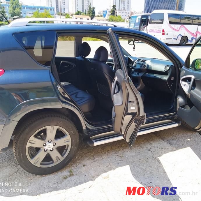 2007' Toyota RAV4 photo #3