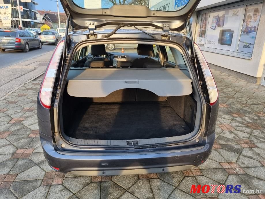 2010' Ford Focus Karavan photo #6