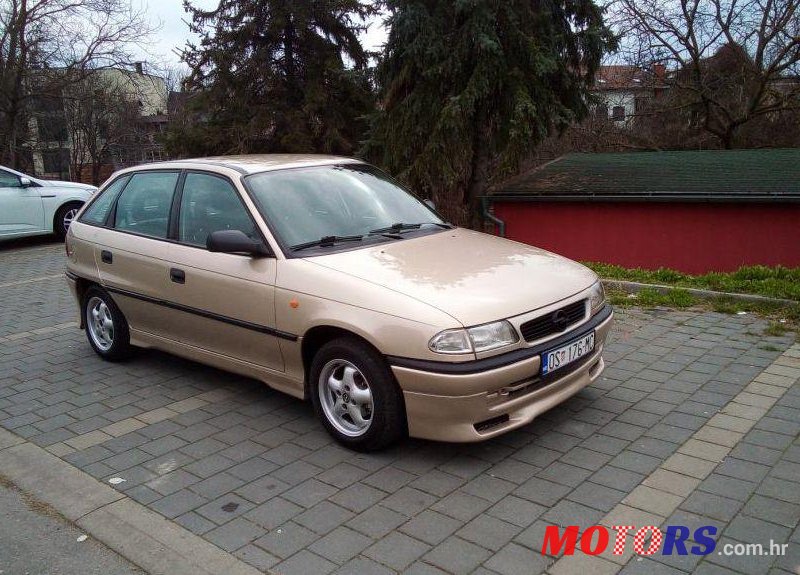 2001' Opel Astra 1,4 photo #1