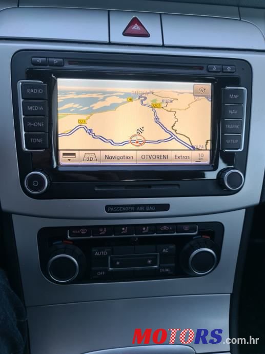 2010' Volkswagen Passat 1,6 Tdi photo #2