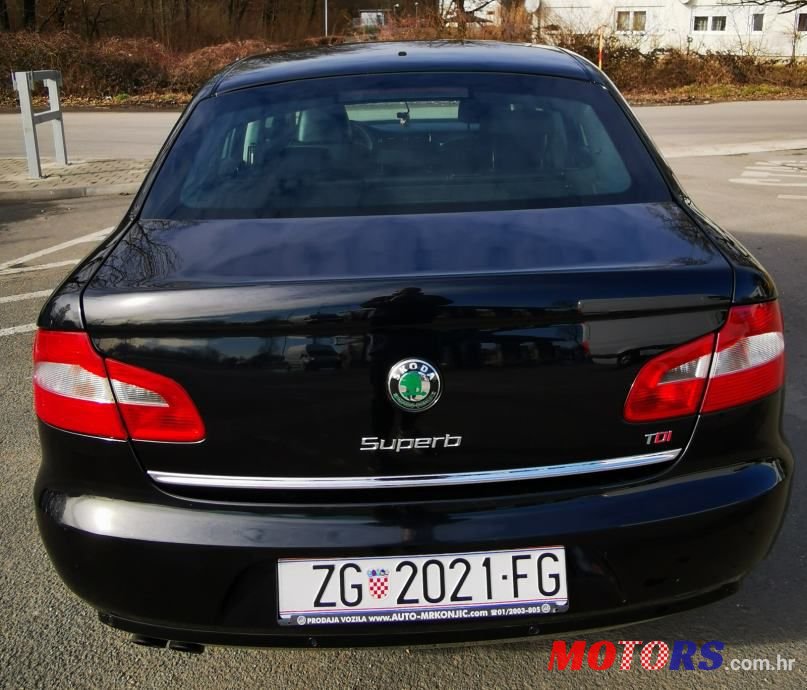 2011' Skoda Superb 2,0 Tdi photo #1