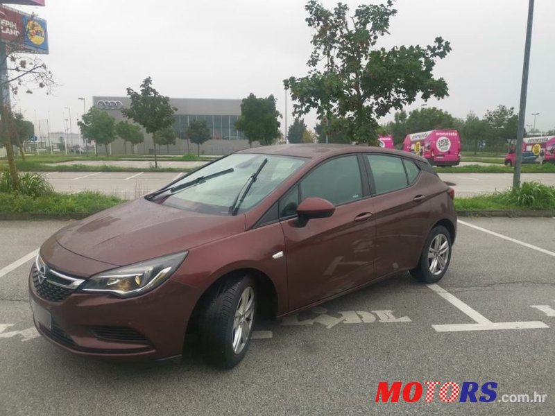 2018' Opel Astra 1.6 Cdti photo #1