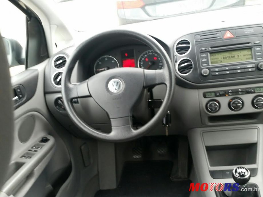 2005' Volkswagen Golf Plus photo #3