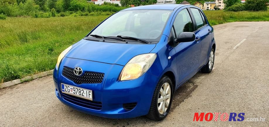 2008' Toyota Yaris photo #6