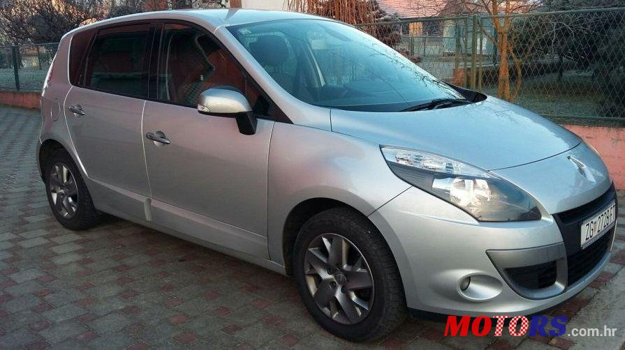 2011' Renault Scenic 1,5 Dci photo #1