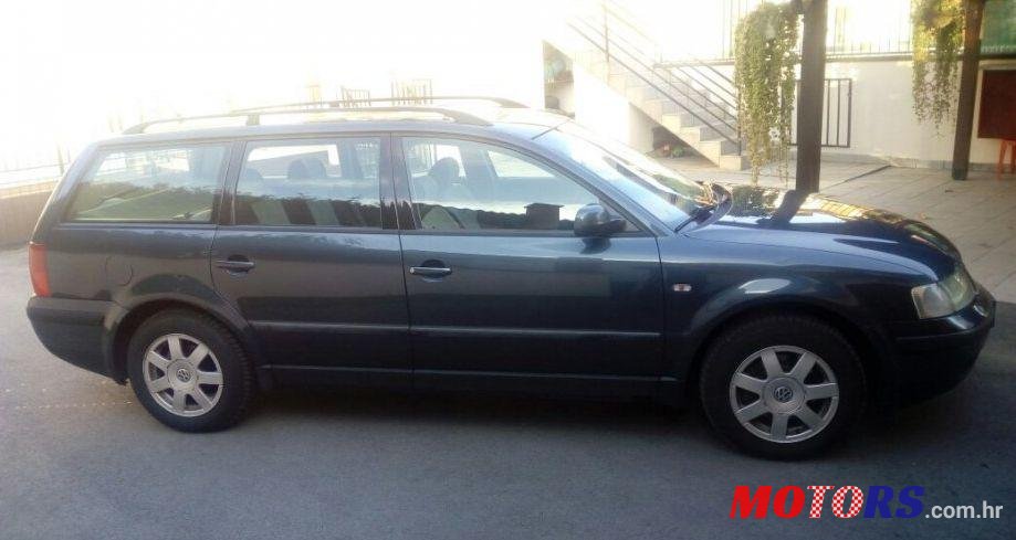 2000' Volkswagen Passat Variant photo #2