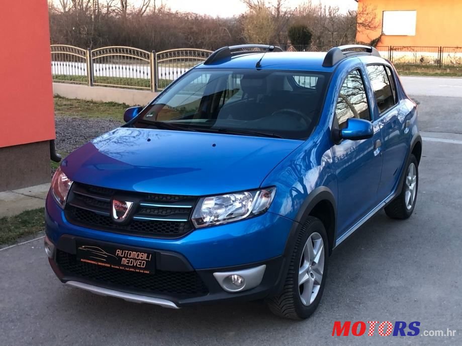 2014' Dacia Sandero Prestige photo #1