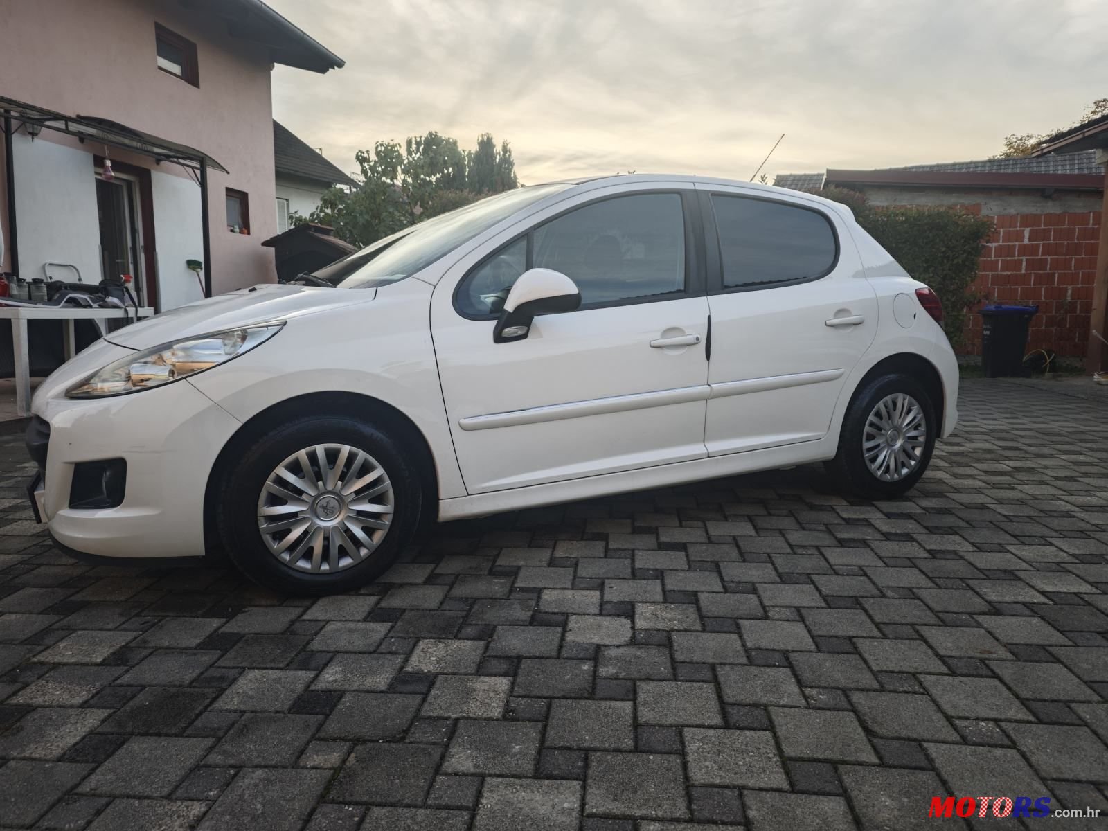 2012' Peugeot 207 1,4 Hdi photo #2