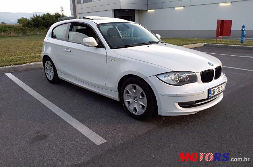 2010' BMW Serija 1 118D Sport photo #1