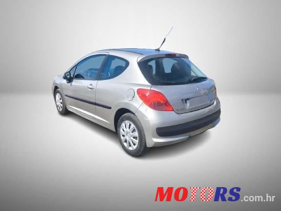 2009' Peugeot 207 1,4 Hdi photo #2