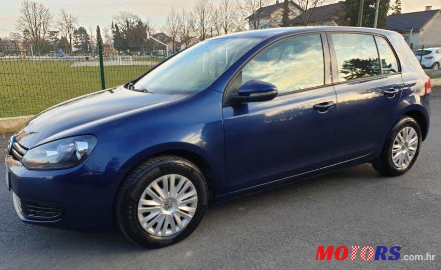 2009' Volkswagen Golf VI 1,6 Tdi photo #2